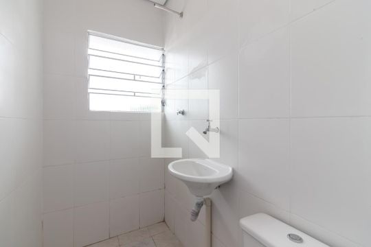 Banheiro de casa para alugar com 1 quarto, 40m² em Vila Palmeiras, São Paulo