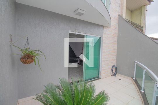 Varanda Sala de casa à venda com 3 quartos, 217m² em Vila Darli, São Paulo