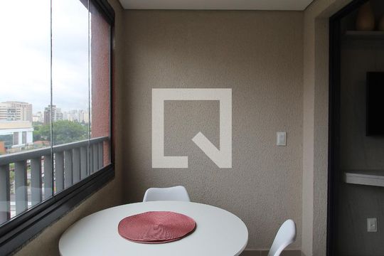 Varanda de kitnet/studio para alugar com 1 quarto, 31m² em Moema, São Paulo