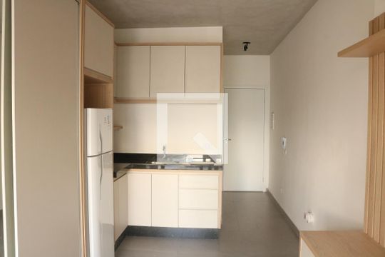 Studio - Cozinha de kitnet/studio para alugar com 1 quarto, 26m² em Pompeia, São Paulo