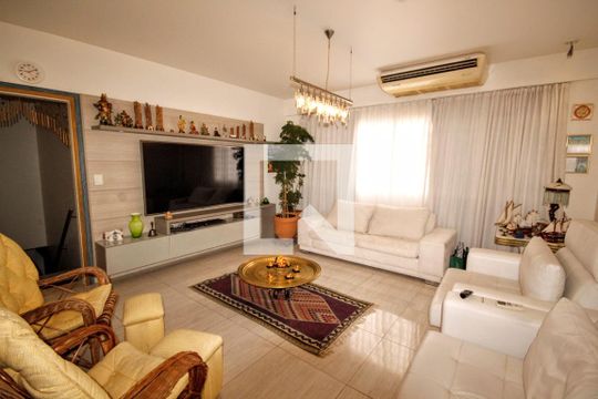 sala 1 de casa à venda com 8 quartos, 570m² em São Lucas, Belo Horizonte