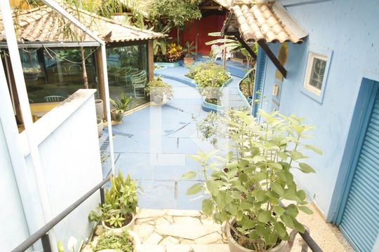 Quintal de casa à venda com 8 quartos, 570m² em São Lucas, Belo Horizonte