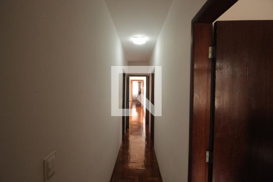 Corredor  de apartamento à venda com 4 quartos, 145m² em Anchieta, Belo Horizonte