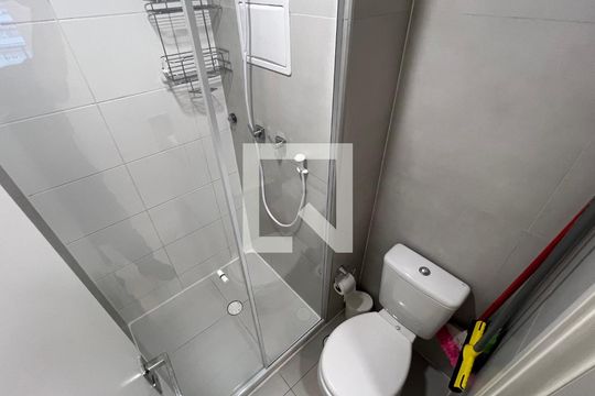 Banheiro de kitnet/studio à venda com 1 quarto, 25m² em Cerqueira César, São Paulo