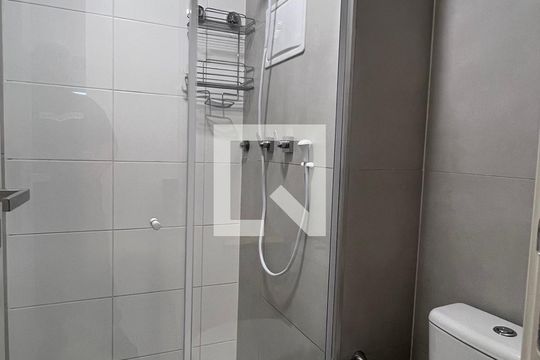 Banheiro de kitnet/studio à venda com 1 quarto, 25m² em Cerqueira César, São Paulo