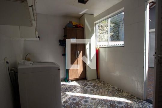 Área de Serviço de casa de condomínio para alugar com 5 quartos, 350m² em Vargem Grande, Rio de Janeiro