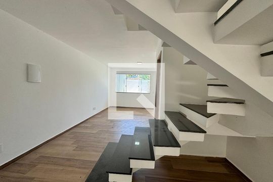 Sala de casa de condomínio à venda com 3 quartos, 88m² em Vargem Pequena, Rio de Janeiro