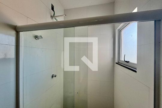 Banheiro Social de casa de condomínio à venda com 3 quartos, 88m² em Vargem Pequena, Rio de Janeiro