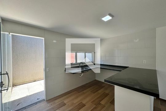 Cozinha de casa de condomínio à venda com 3 quartos, 88m² em Vargem Pequena, Rio de Janeiro