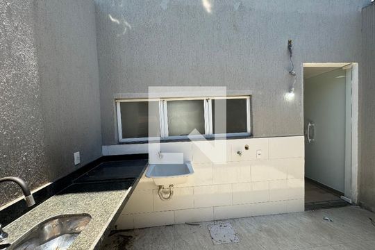 Área externa (Gourmet e Serviço) de casa de condomínio à venda com 3 quartos, 88m² em Vargem Pequena, Rio de Janeiro