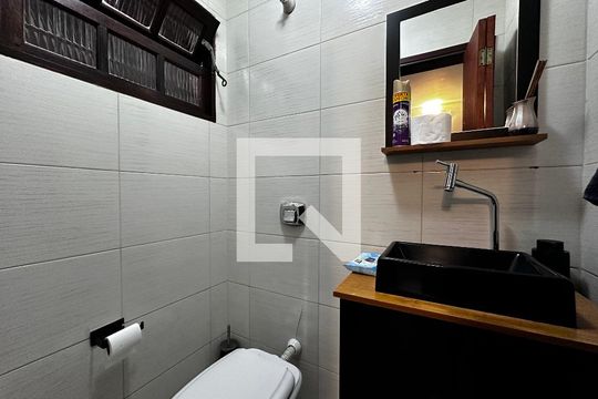 Lavabo de casa à venda com 3 quartos, 250m² em Vila Cruzeiro, São Paulo