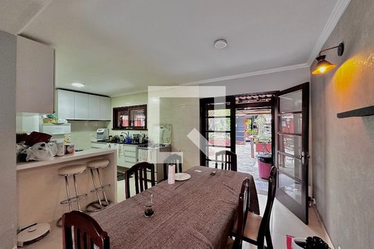 Sala de casa à venda com 3 quartos, 250m² em Vila Cruzeiro, São Paulo