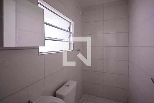 Banheiro de casa para alugar com 1 quarto, 40m² em Vila Moraes, São Paulo