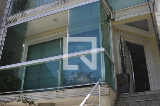 Fachada do Imóvel de casa à venda com 3 quartos, 250m² em Parque Monteiro Soares, São Paulo