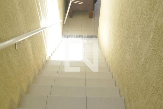 Escada Garagem de casa à venda com 3 quartos, 250m² em Parque Monteiro Soares, São Paulo