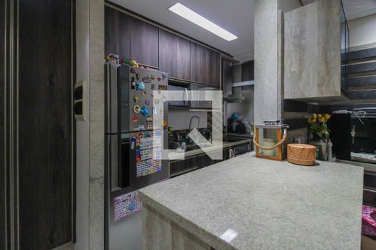 Cozinha de apartamento à venda com 3 quartos, 94m² em Vila Ivone, São Paulo
