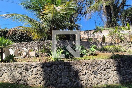 Casa à venda com 4 quartos, 200m² em Itaipu, Niterói