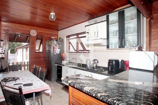 Cozinha 1 de casa à venda com 5 quartos, 366m² em Jardim Botânico, Porto Alegre