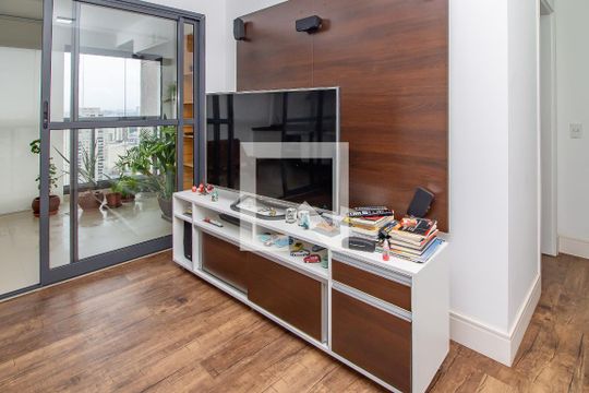 Sala de apartamento para alugar com 2 quartos, 100m² em Vila Romana, São Paulo