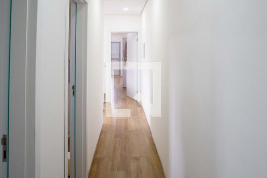Corredor de casa à venda com 3 quartos, 310m² em Conceição, Diadema
