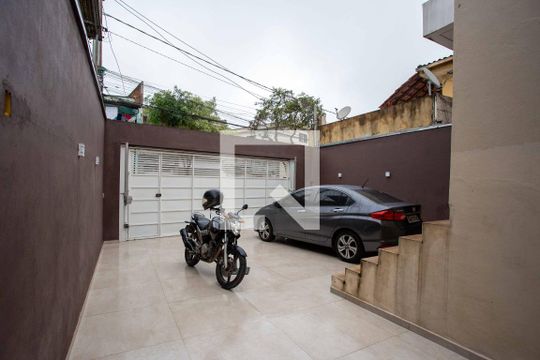 Garagem de casa à venda com 3 quartos, 310m² em Conceição, Diadema