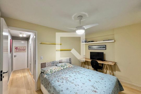 Suíte de apartamento à venda com 3 quartos, 108m² em Recreio dos Bandeirantes, Rio de Janeiro