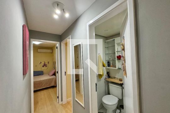 Corredor de apartamento à venda com 3 quartos, 108m² em Recreio dos Bandeirantes, Rio de Janeiro