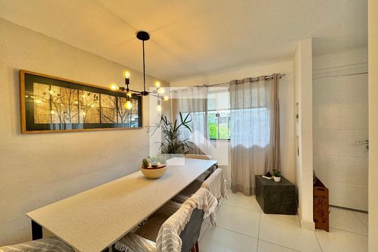 Sala de casa de condomínio para alugar com 3 quartos, 138m² em Vargem Grande, Rio de Janeiro
