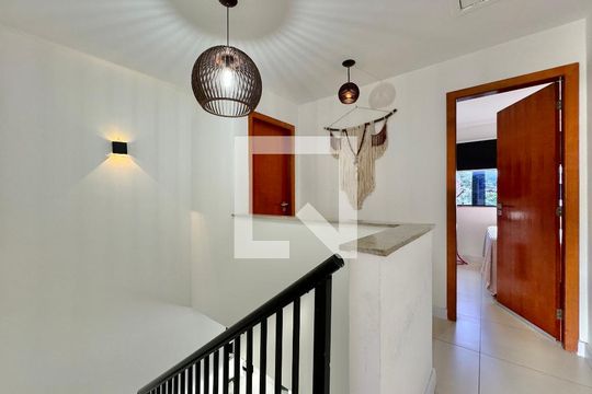Corredor de casa de condomínio para alugar com 3 quartos, 138m² em Vargem Grande, Rio de Janeiro