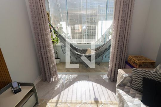 Sala 1 de apartamento para alugar com 3 quartos, 135m² em Centro Histórico, Porto Alegre