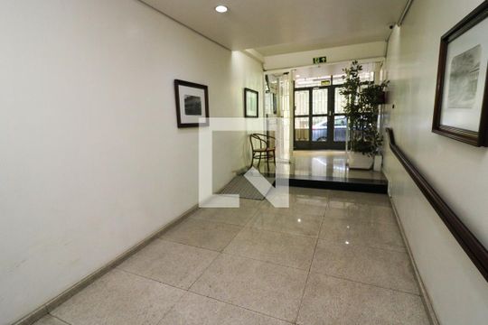 Hall de entrada de apartamento para alugar com 3 quartos, 135m² em Centro Histórico, Porto Alegre