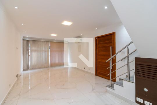 Casa para alugar com 3 quartos, 197m² em Jardim Franca, São Paulo