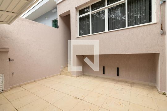 Garagem de casa para alugar com 3 quartos, 197m² em Jardim Franca, São Paulo