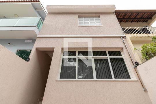Fachada de casa para alugar com 3 quartos, 197m² em Jardim Franca, São Paulo