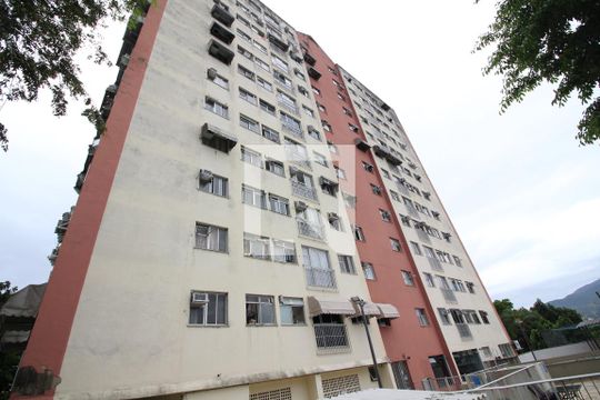 Fachada de apartamento à venda com 2 quartos, 50m² em Pechincha, Rio de Janeiro
