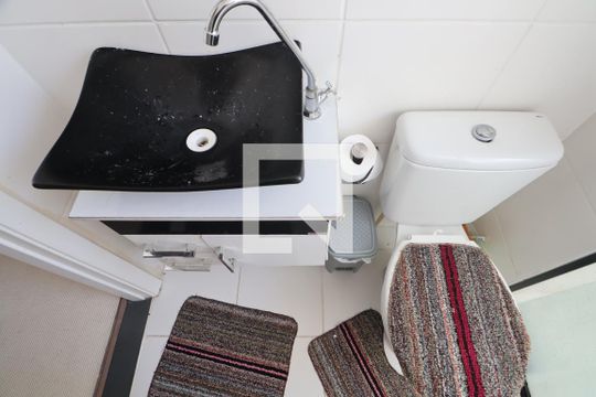 Banheiro de apartamento à venda com 2 quartos, 80m² em Mato Grande, Canoas