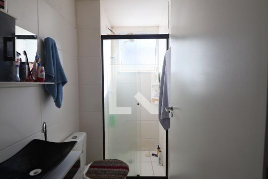 Banheiro de apartamento à venda com 2 quartos, 80m² em Mato Grande, Canoas