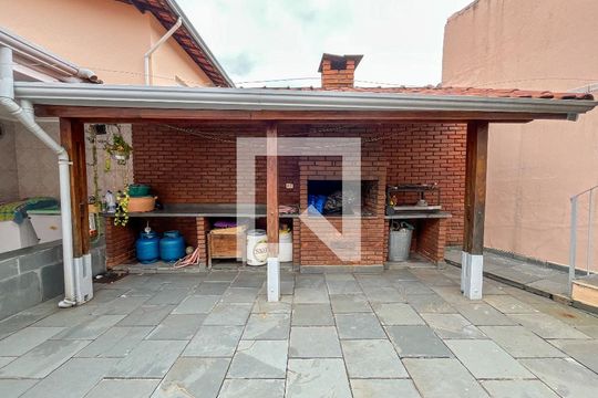 Churrasqueira de casa à venda com 3 quartos, 156m² em Jardim Monjolo, São Paulo