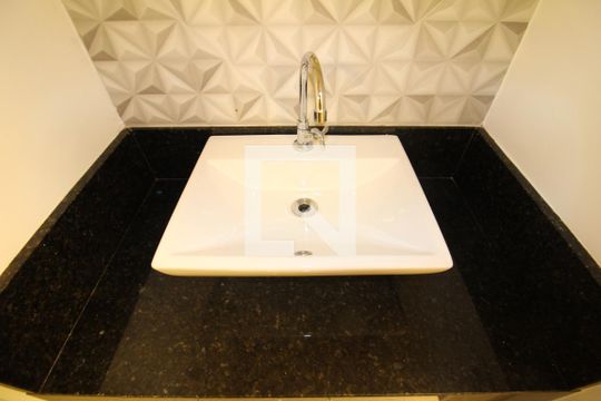 Banheiro de apartamento à venda com 1 quarto, 36m² em Vila Dom Pedro Ii, São Paulo