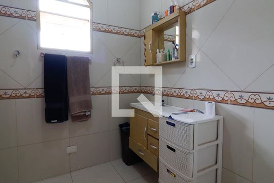 Banheiro da Suíte de casa para alugar com 3 quartos, 127m² em Jardim Maringa, São Paulo