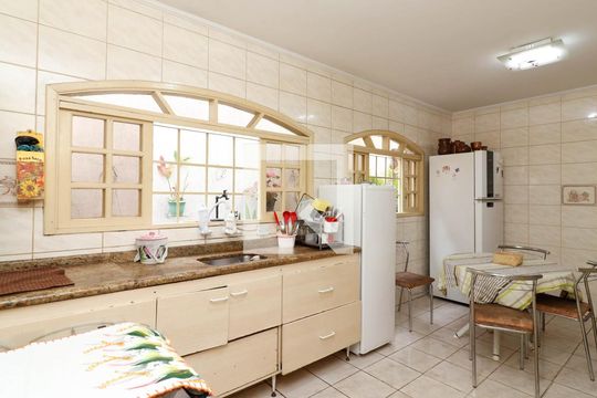 Cozinha de casa para alugar com 3 quartos, 127m² em Jardim Maringa, São Paulo
