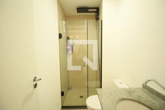 Banheiro de kitnet/studio à venda com 1 quarto, 25m² em Vila Andrade, São Paulo