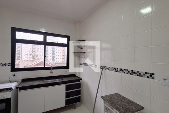 Cozinha de apartamento para alugar com 2 quartos, 45m² em Canto do Forte, Praia Grande