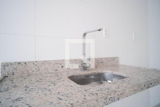 Cozinha  de apartamento à venda com 2 quartos, 52m² em Burgo Paulista, São Paulo