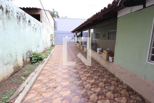 Área Externa de casa à venda com 3 quartos, 245m² em Setor Habitacional Arniqueira (Águas Claras), Brasília