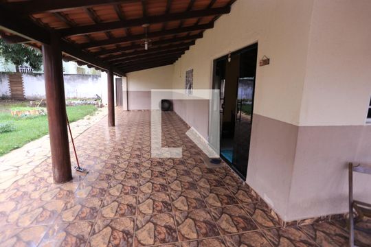 Área Externa de casa à venda com 3 quartos, 245m² em Setor Habitacional Arniqueira (Águas Claras), Brasília