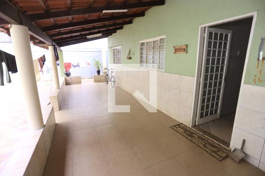 Área Externa de casa à venda com 3 quartos, 245m² em Setor Habitacional Arniqueira (Águas Claras), Brasília