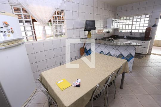 Cozinha de casa à venda com 3 quartos, 245m² em Setor Habitacional Arniqueira (Águas Claras), Brasília