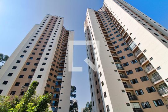 Fachada de apartamento para alugar com 2 quartos, 81m² em Jardim Henriqueta, Taboão da Serra