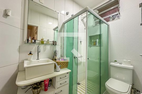 Banheiro de apartamento à venda com 3 quartos, 80m² em Santa Teresa, Rio de Janeiro